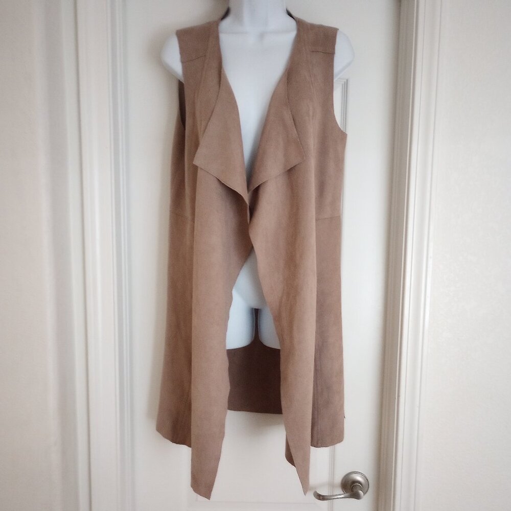 Dolcecabo Tan Flyaway Sleeveless Vest Jacket